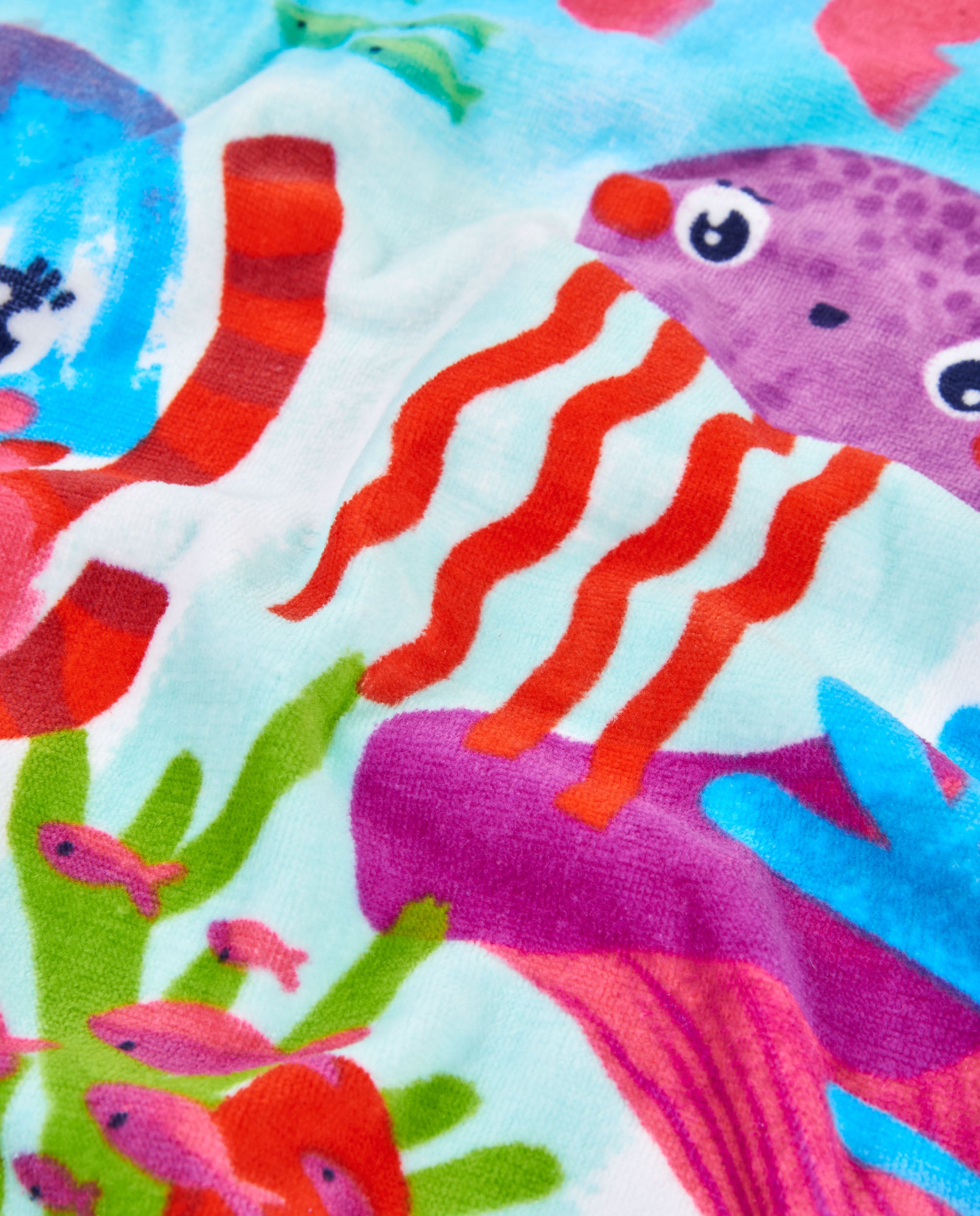 tuc-tuc-ponco-logo-islemeli-detay-underwater-desen