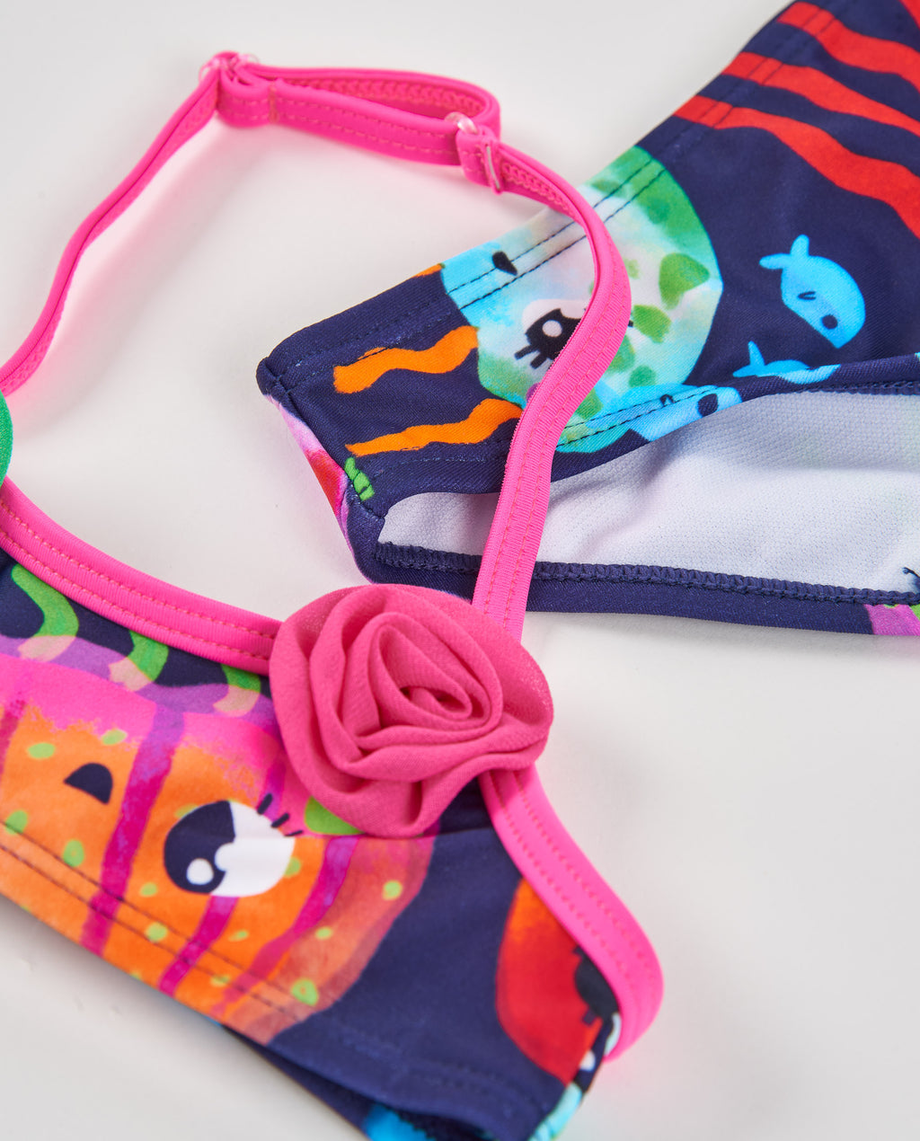 tuc-tuc-3d-cicek-bikini-detay-yakinplan-pembe-yesil