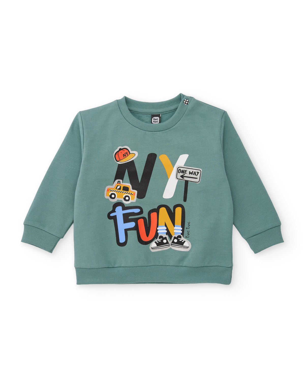 Takımın sweatshirtı önden; NY Fun baskısı, taksi ile şapka aplikeleri ve omuz çıtçıtı görünüyor.