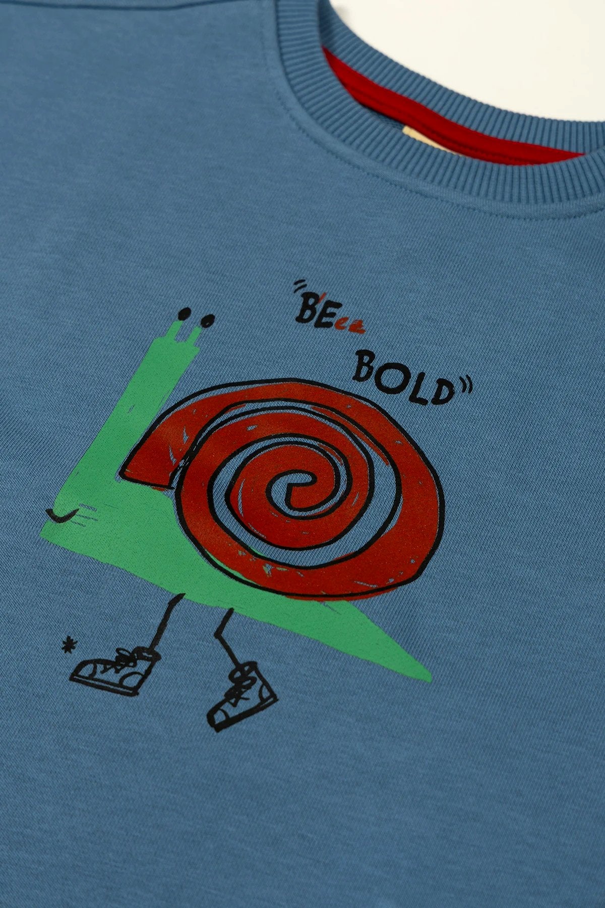 Mavi Çocuk Eşofman Takımı – “Be Bold” Salyangoz Baskılı