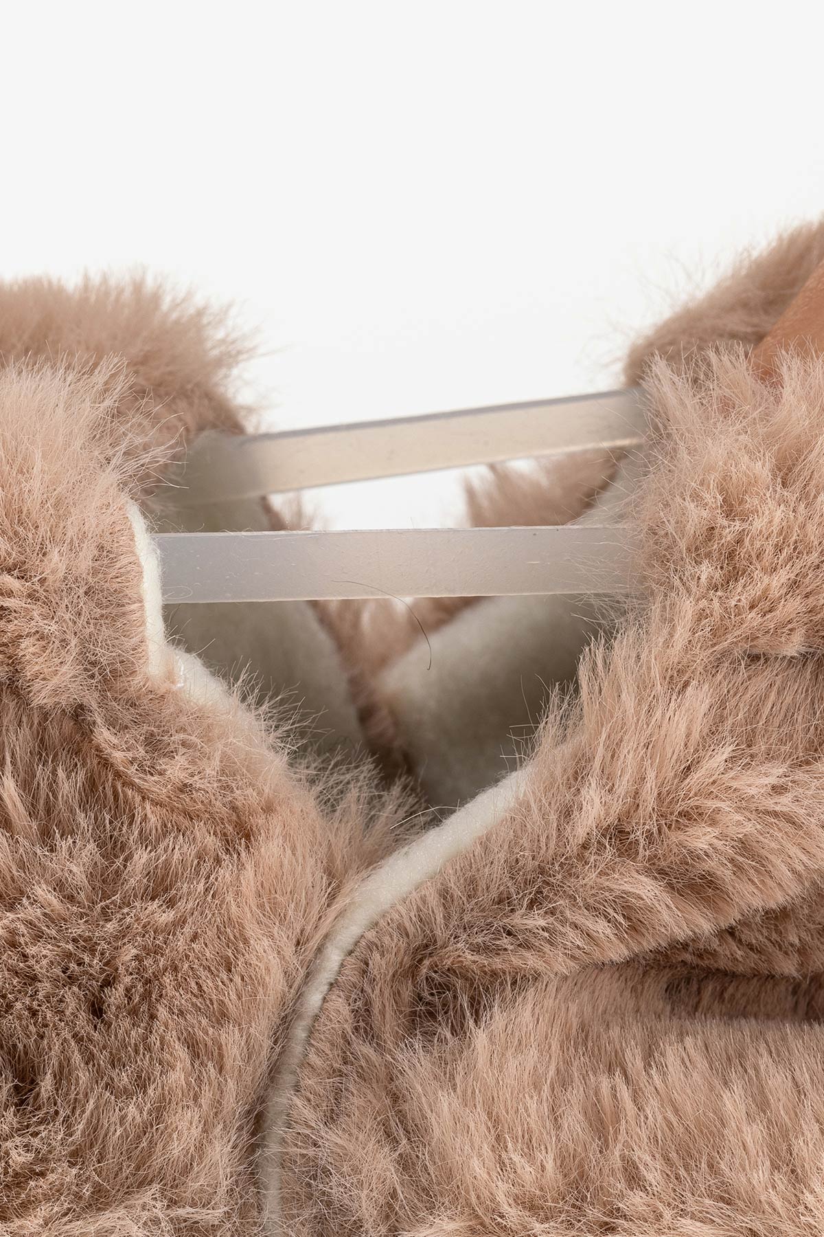 HopFrög Furry Furry Bej Kürk Barefoot Patik - Riki Baby&Kids