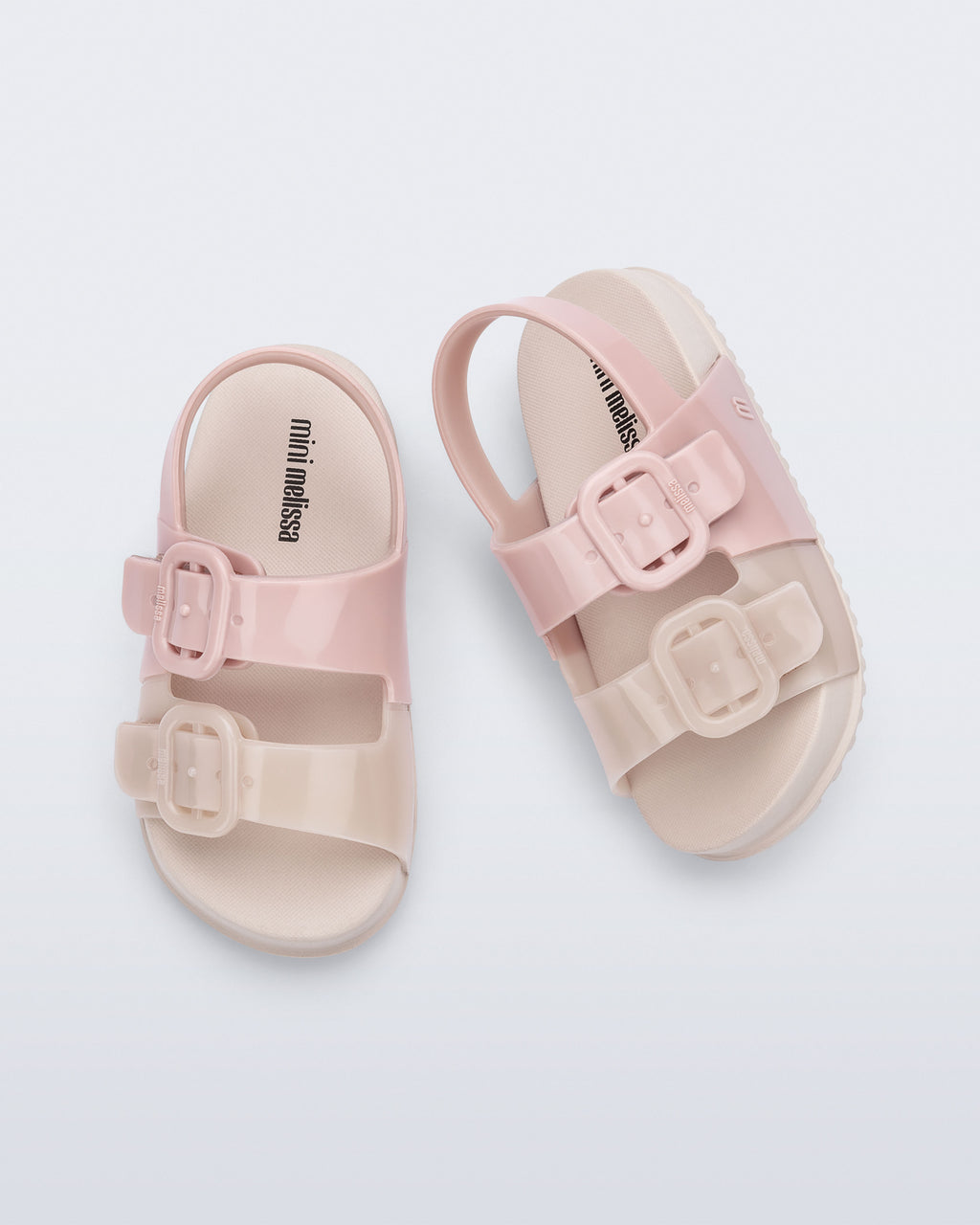 Mini Melissa Cozy Sandal üstten görünüm, çocuk ayak anatomisine uygun geniş kalıp, terletmeyen iç taban ve kaydırmaz özellikli şık yazlık ayakkabı.