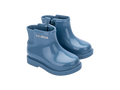 Mini Melissa Chelsea Boot II BB mavi çocuk bot – çift görünüm, parlak mavi yüzey ve fermuarlı yan detay, modern ve şık tasarım.