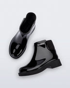 Mini Melissa Chelsea Boot II çocuk botun elastik panel ve taban detayı yakın planda görünüyor.