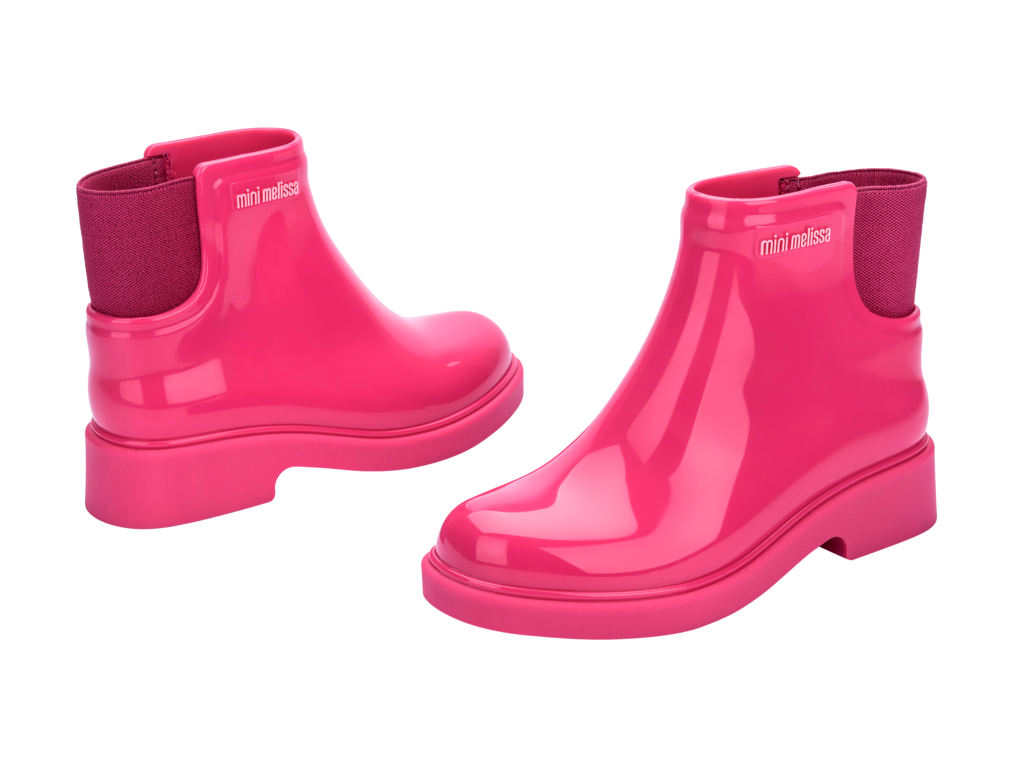 Mini Melissa Chelsea Boot II INF pembe arka ve yan görünüm, modern Chelsea bot stili, kolay giydirme özelliği