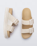 Melissa Cozy M-Lover Platform kadın bej sandalet – çift bantlı logo detaylı platform form perspektif çalışması.