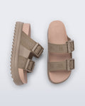Logolu geniş bantları ve dokulu EVA iç tabanıyla Melissa Cozy M-Lover bej kadın platform terlik üstten görünüm