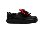 Kolay temizlenen Mini Melissa siyah çocuk ayakkabısı, dayanıklı ve uzun ömürlü kullanım için ideal.