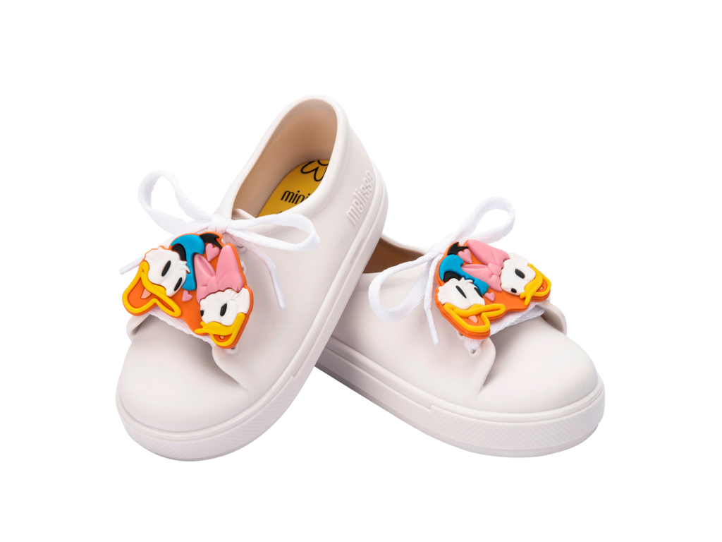 Mini Melissa çocuk sneaker, çıkarılabilir Mickey karakterli ve bağcık detaylı şık tasarım.