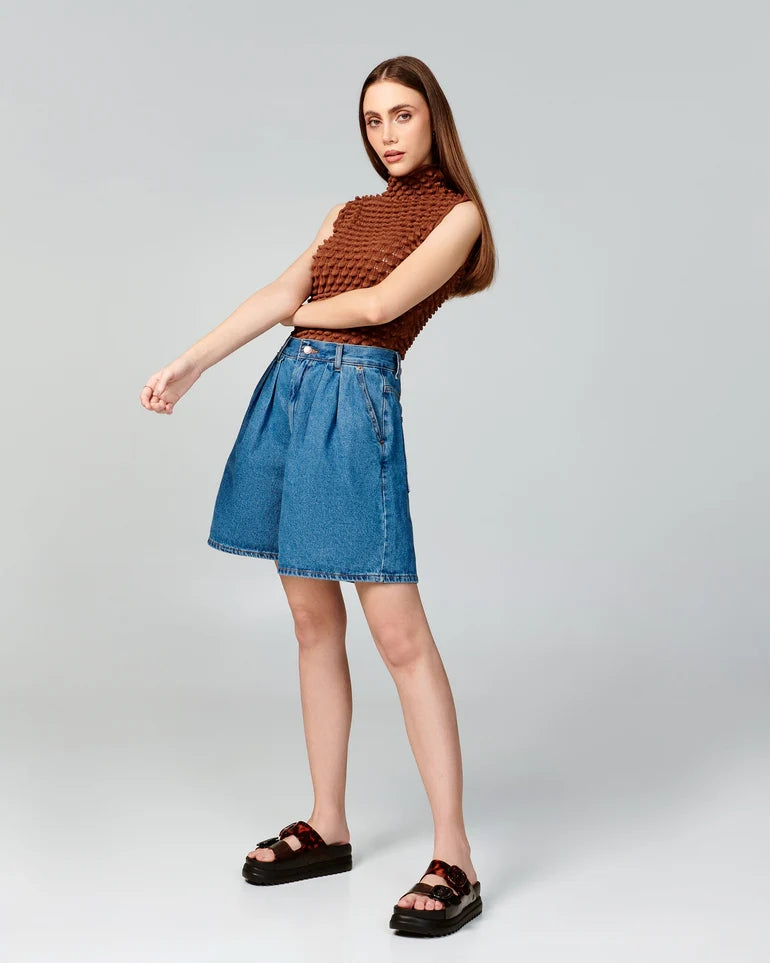 Melissa Cozy Platform Black/Tortoise kadın platform terlik manken tam boy görünüm – ayarlanabilir çift tokalı tasarım