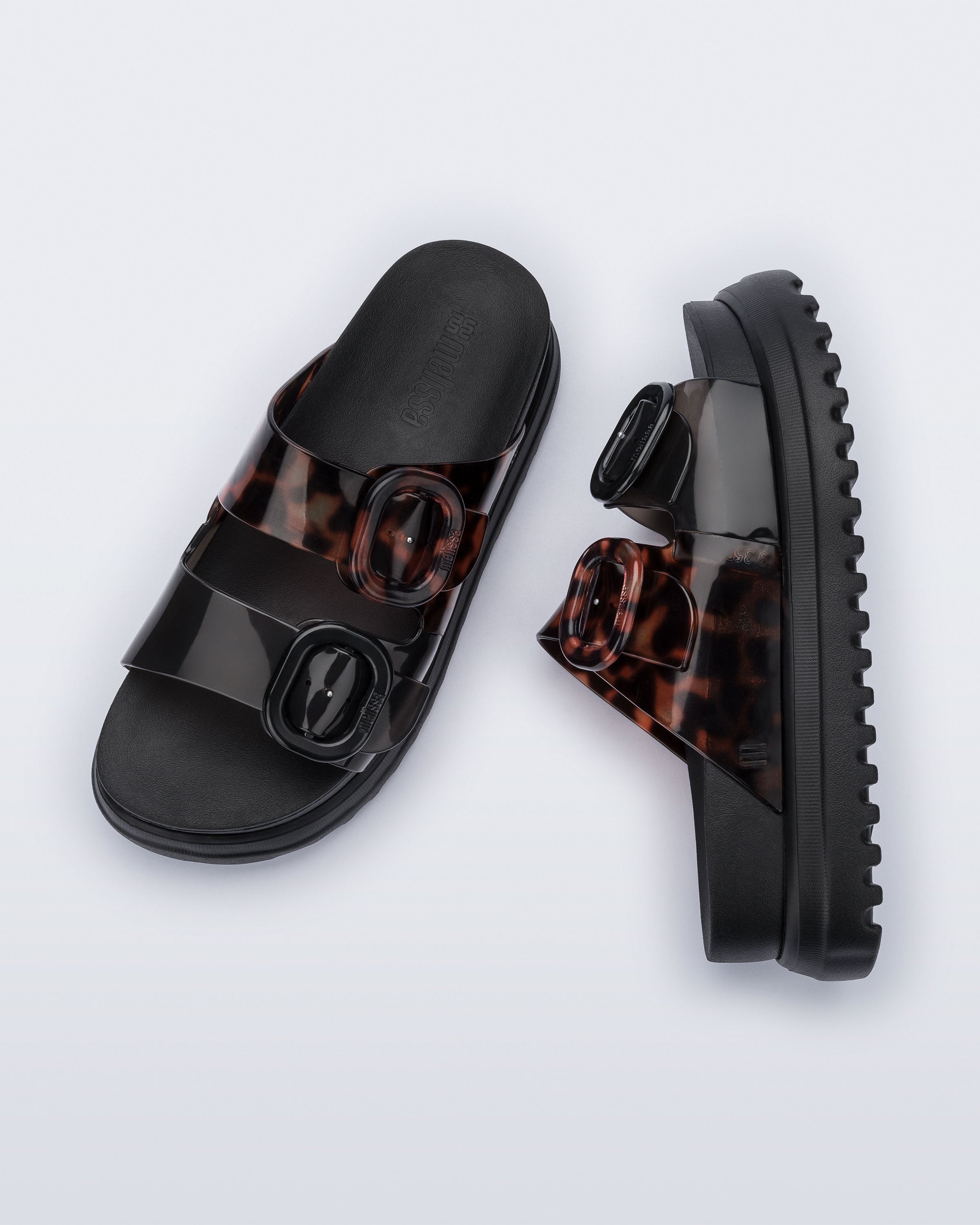 Melissa Cozy Platform Black/Tortoise kadın platform terlik üstten görünüm – ayarlanabilir çift tokalı tasarım