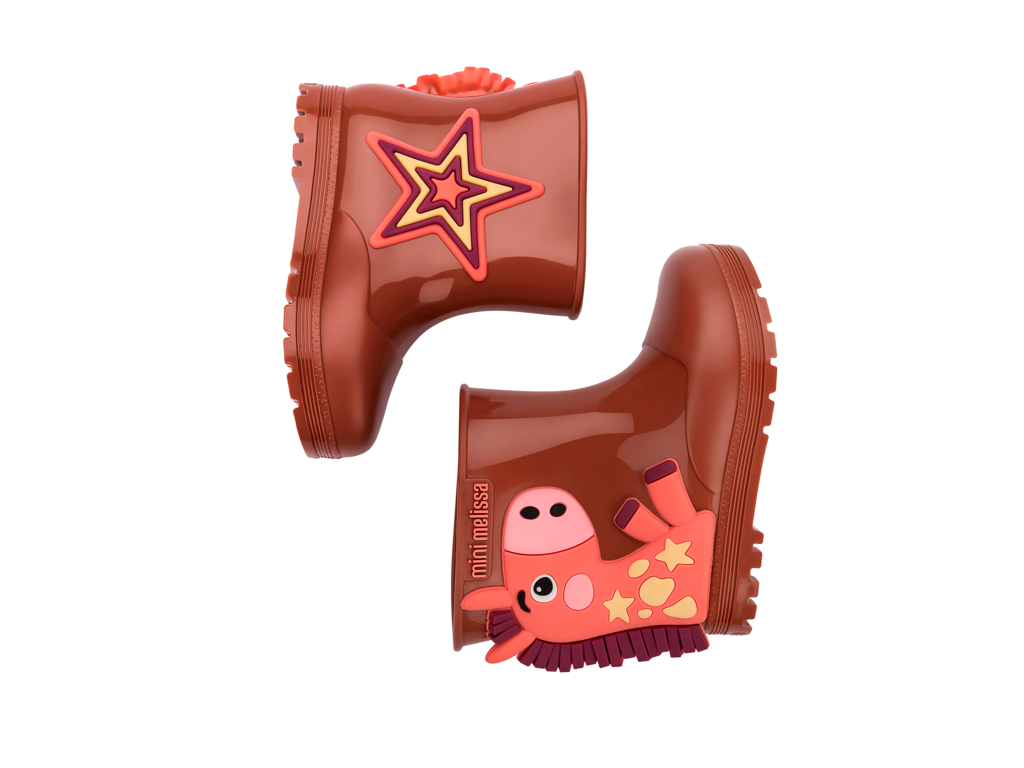 Mini Melissa Welly Wonderland BB kahverengi çocuk yağmur çizmesi – üstten görünüm – sevimli pony ve yıldız detaylı, su geçirmez ve eğlenceli tasarım