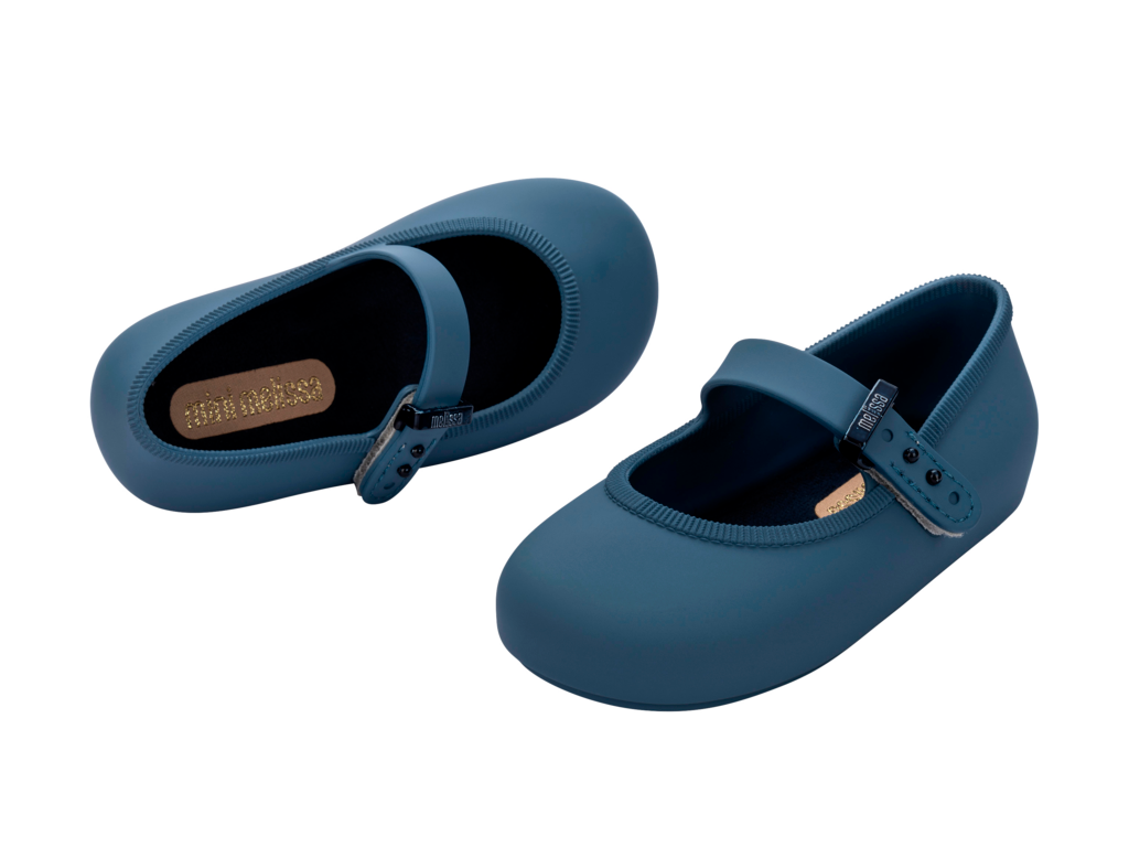Mini Melissa Soft Ballerina BB mavi çocuk balerin ayakkabı çapraz çift görünüm, minimalist şık tasarım ve konforlu iç taban