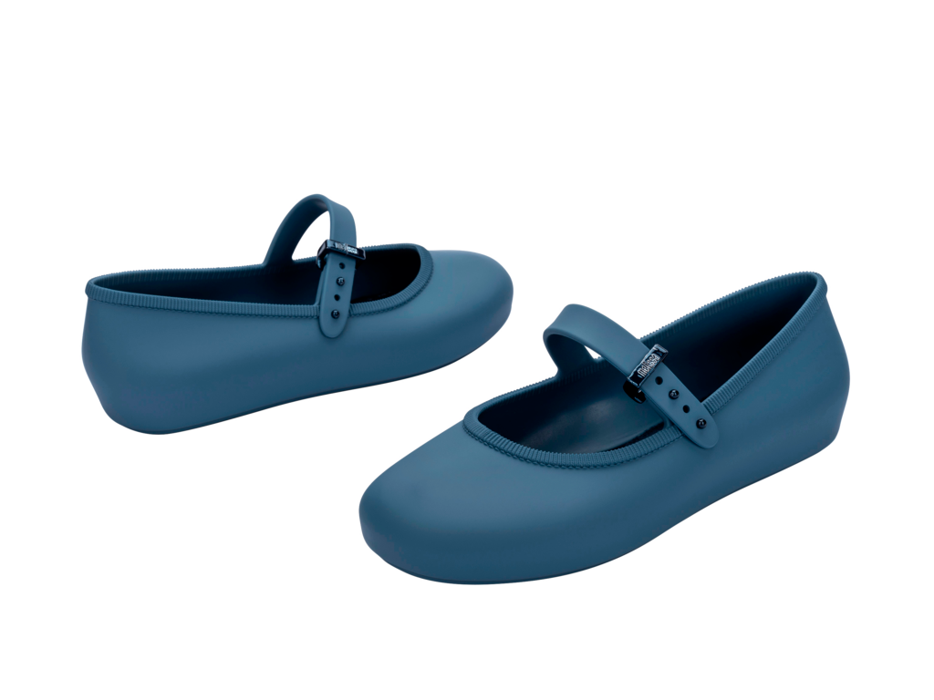 Mini Melissa Soft Ballerina INF mavi iki farklı açı görünümü, soft foam iç tabanlı konforlu çocuk ayakkabısı