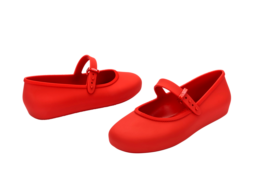 Mini Melissa Soft Ballerina INF kırmızı iki farklı açı görünümü, soft foam iç tabanlı, rahat ve şık çocuk ayakkabısı
