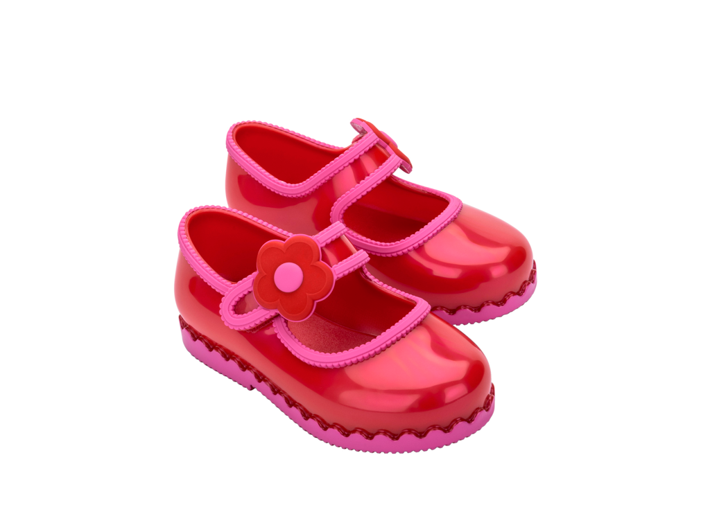 Mini Melissa Hip Ballerina BB kırmızı çocuk ayakkabı – çift görünüm, kaymaz dişli taban, çiçekli kayış detayı, rahat ve esnek yapı