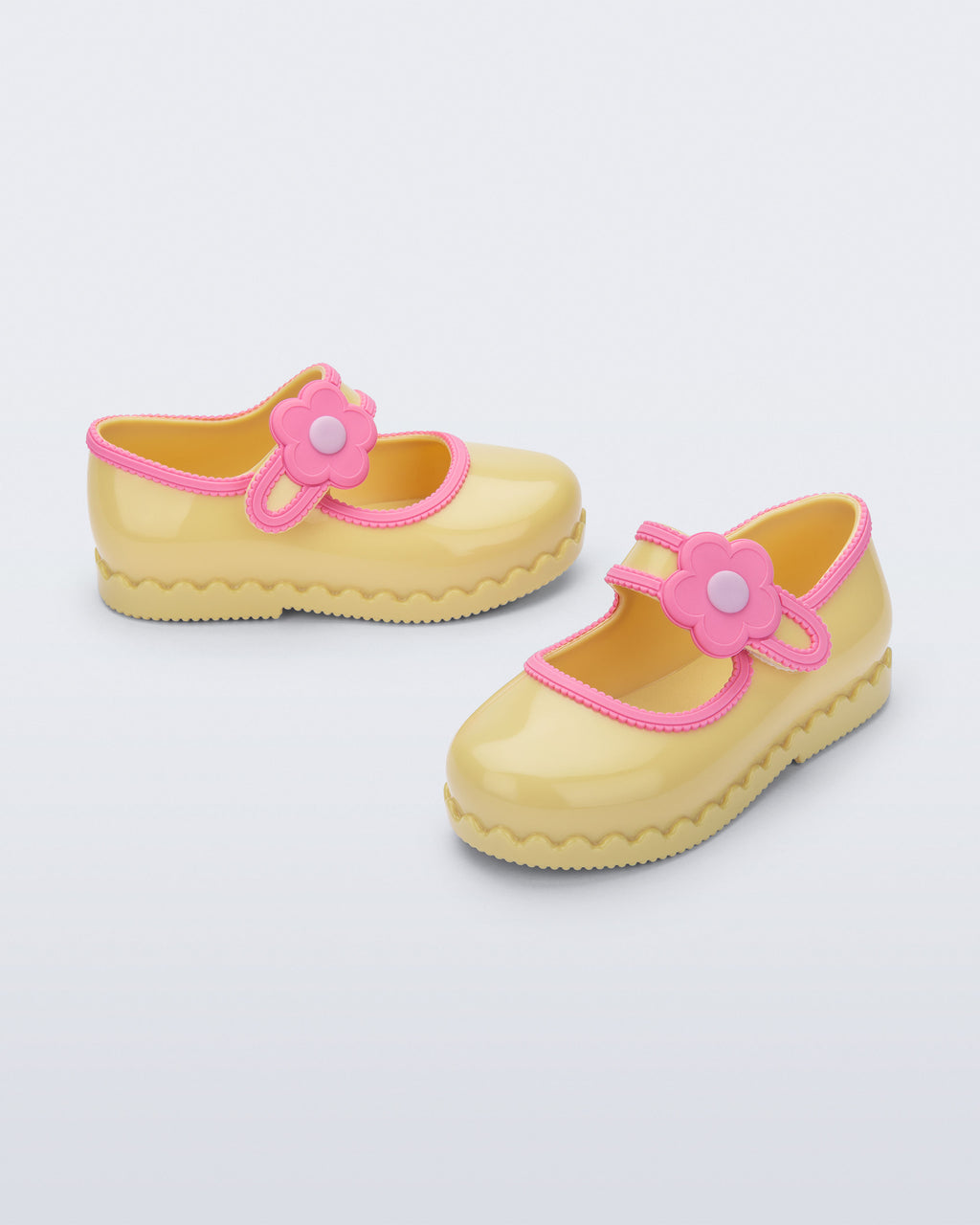 mini melissa hip ballerina baby pembe çiçek aplike detayı