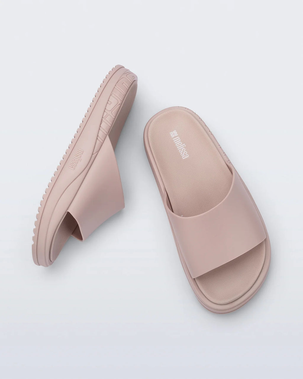 Anatomik iç tabanlı ve kolay giyilebilir kayar formlu Melissa Beach Slide Bold pembe kadın terlik üstten görünüm
