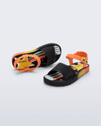 Yıldız desenli iç tabana sahip Mini Melissa Colors renkli çocuk sandaleti üstten görünüm