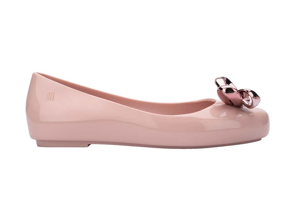Mini Melissa çocuk ayakkabı koleksiyonu – Sweet Love Glam INF pembe babet modeli, modern ve zarif görünüm, gün boyu konfor
