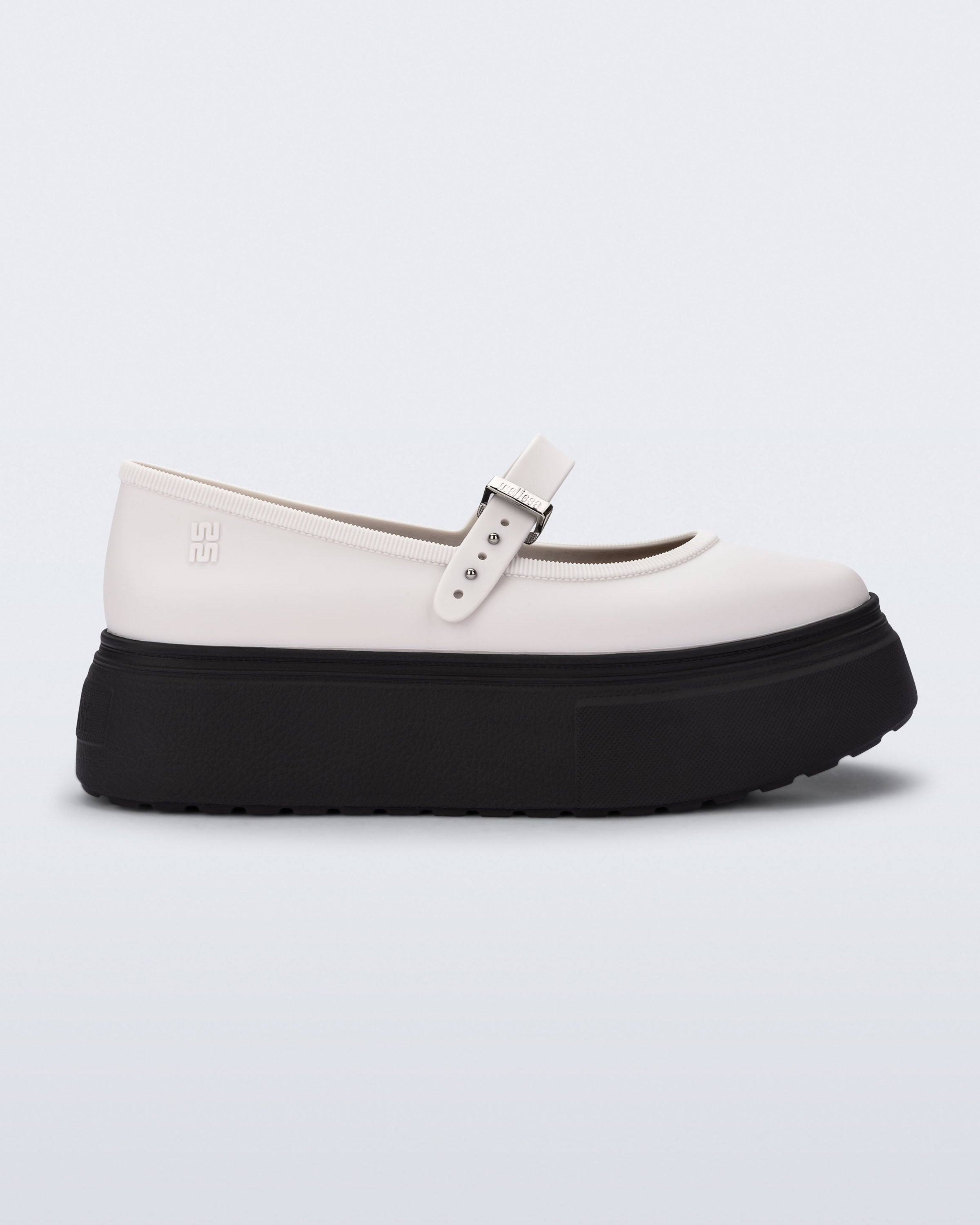 Melissa Soft Ballerina Platform beyaz siyah arka görünüm - chunky platform taban Melflex kadın ayakkabı