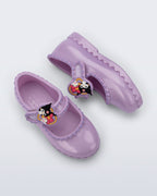 Mini Melissa Hip Ballerina babetin Kuromi My Melody rozet detayı yakın planda görünüyor.
