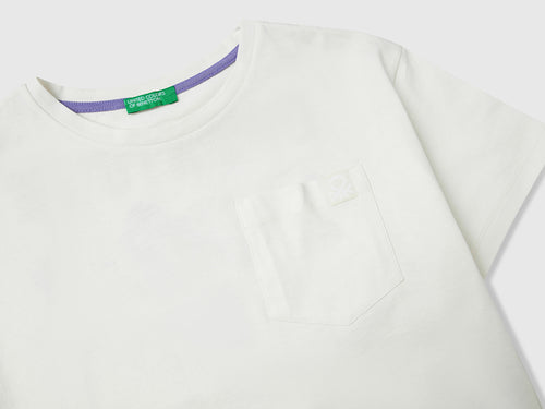 Benetton Kız Çocuk Ekru Arkası Baskılı Yama Cepli Crop Tişört