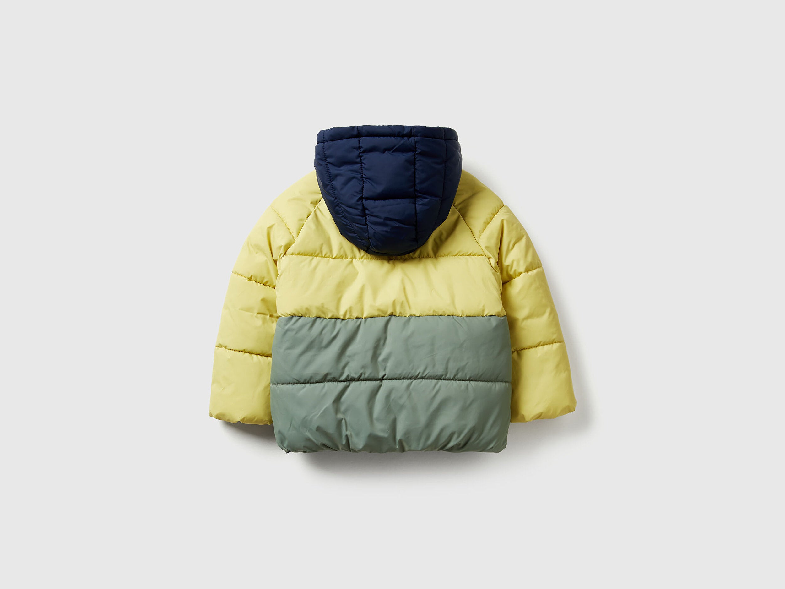 Benetton Erkek Bebek Sarı-Gri Sol Göğsü Logo Yamalı Önü Cepli Kapüşonlu Fermuarlı Mont