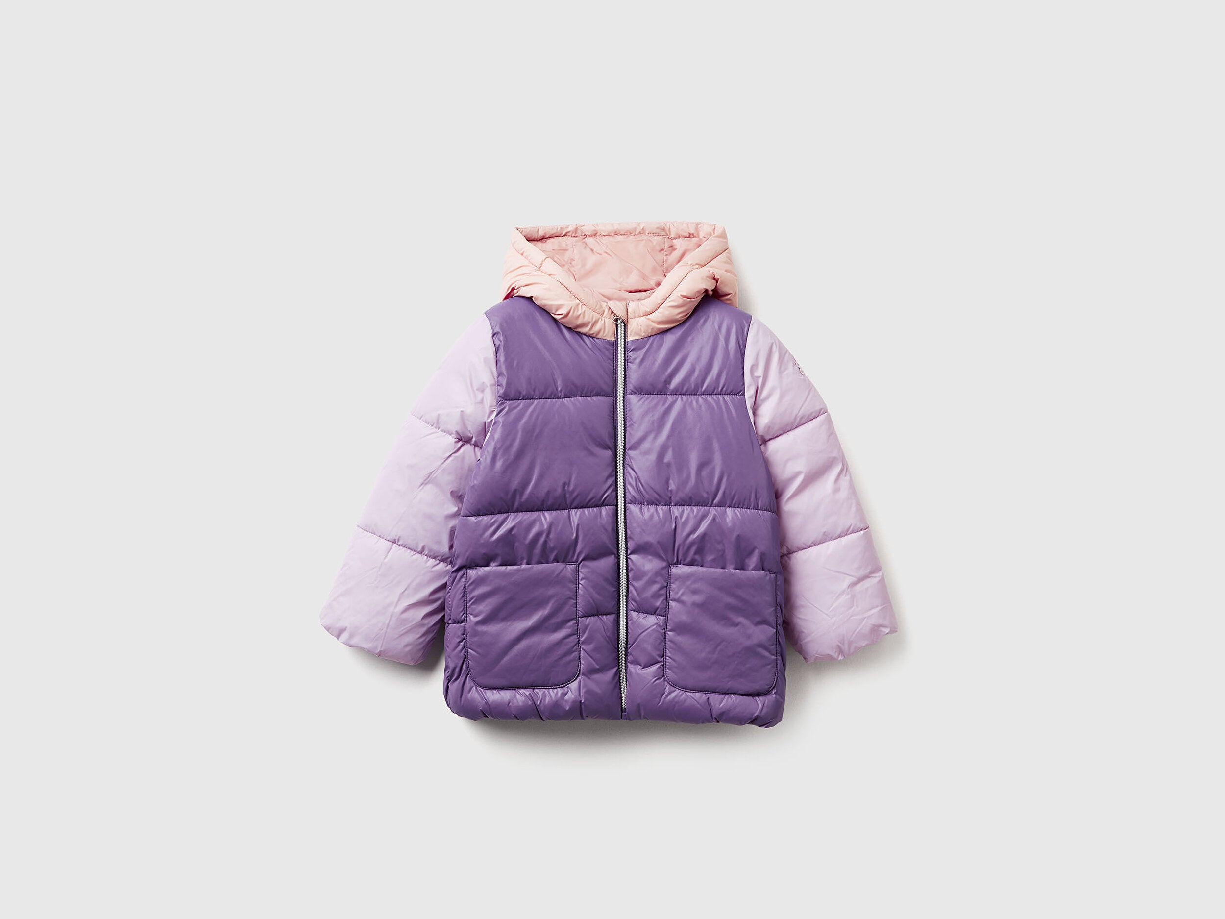 Benetton Bebek Mor-Pembe Kapüşonlu Kışlık Mont – Logo Detaylı