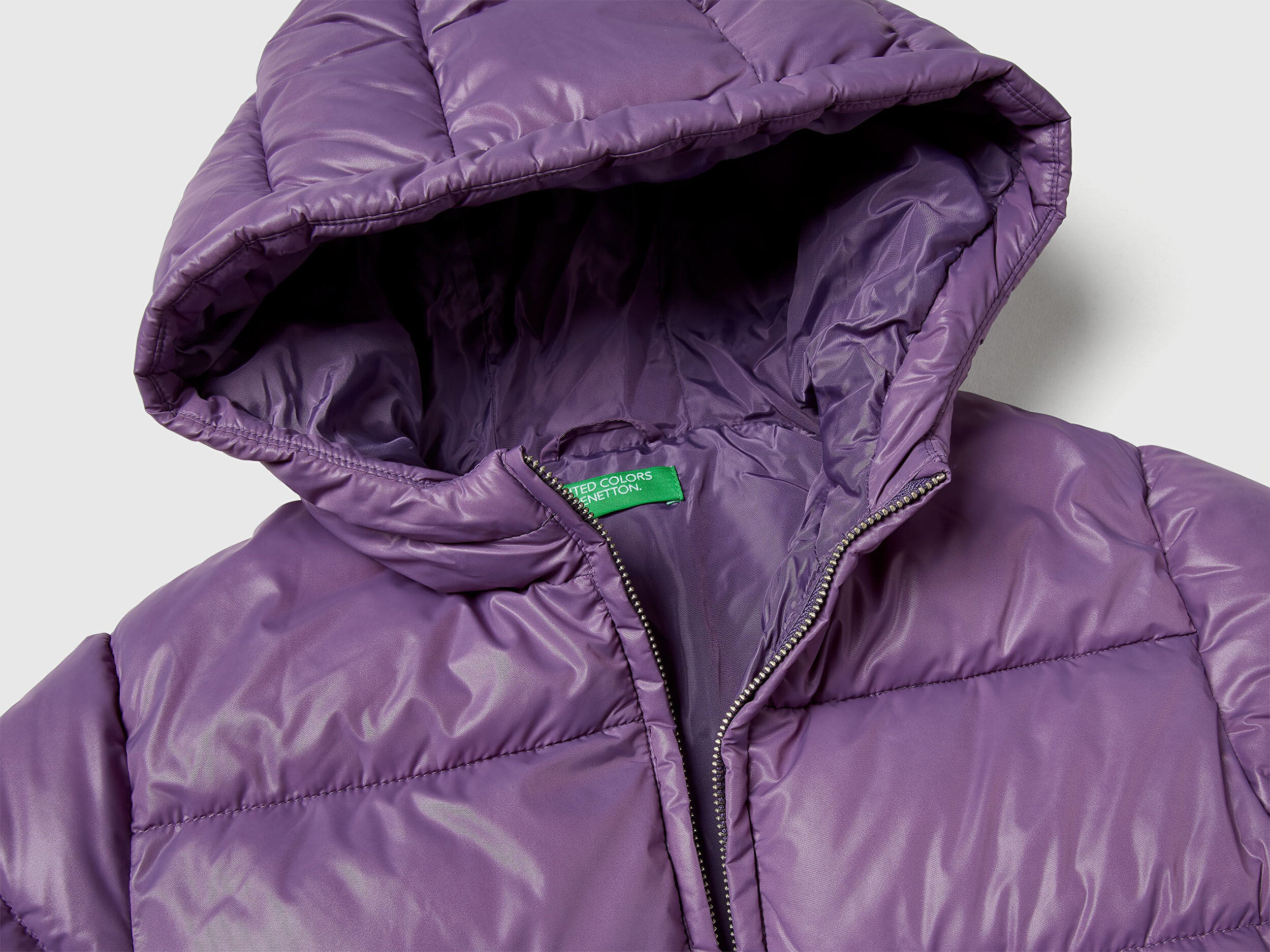 Benetton Kız Çocuk Mor Kolu Simli Logolu Beli Bağlamalı Kapüşonlu Dolgulu Mont