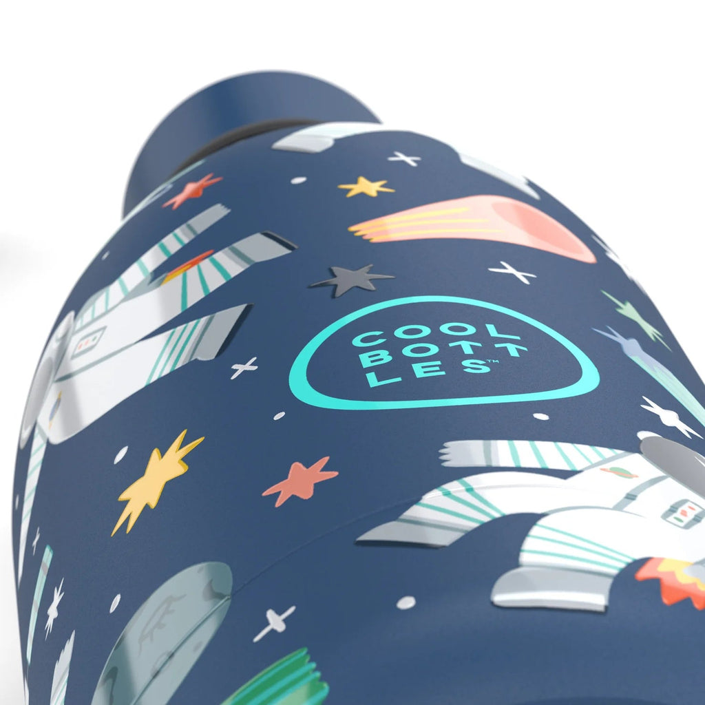 Cool Bottles Kids Galactic Ride uzay deseni 3D kabartma yakın çekim