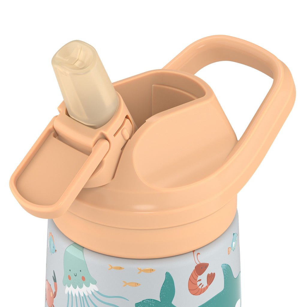 Cool Bottles Kiddies kulplu kapak ve silikon BiteFlow ağızlık yakın çekimi