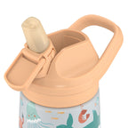 Cool Bottles Kiddies kulplu kapak ve silikon BiteFlow ağızlık yakın çekimi