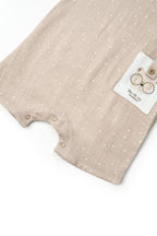 BabyCosy Teddy Bear müslin şort tulumun çıtçıtlı ağ kısmı ve cebi, yakın çekim