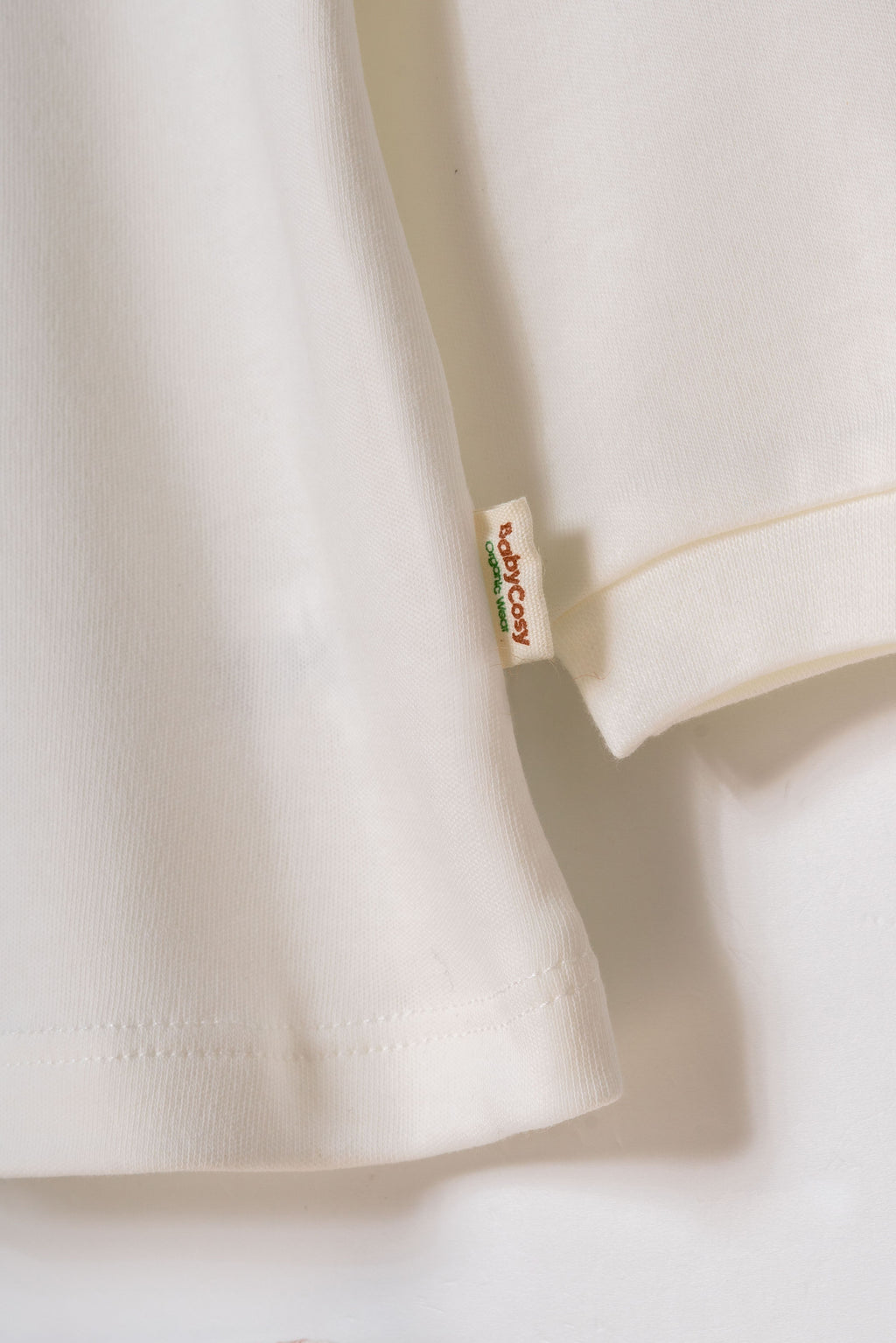 Organik Pamuk Fiyonklu Yazılı İki Parça Takım – Bow Koleksiyonu