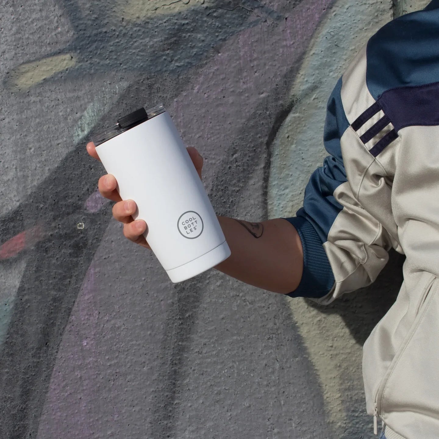 Cool Bottles Mono White Tumbler – 550 ml Paslanmaz Çelik Termos Bardak