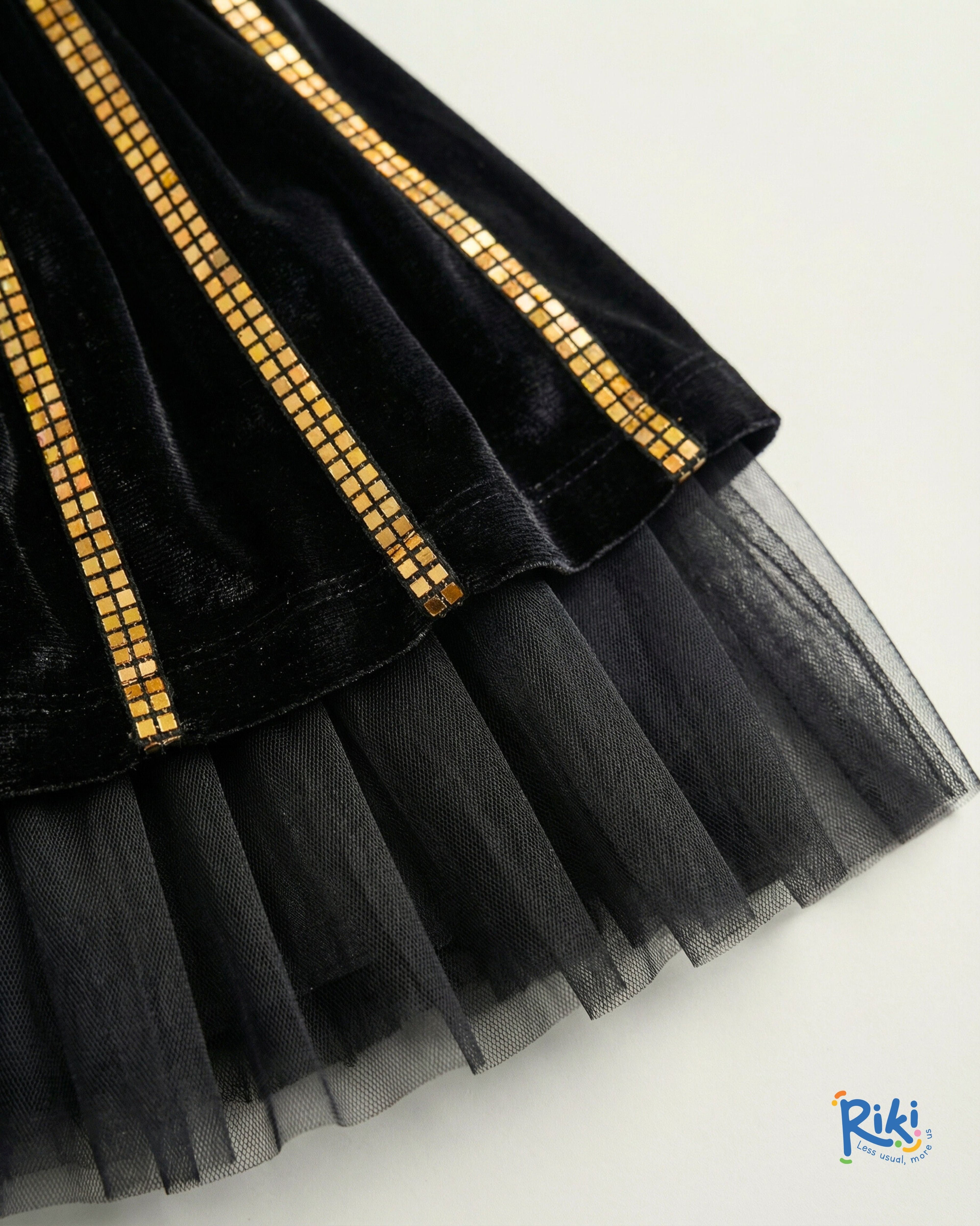 Gold Velvet Shine Skirt – Işıltılı Kadife & Yumuşak Tül Tasarım Özel Dikim Etek