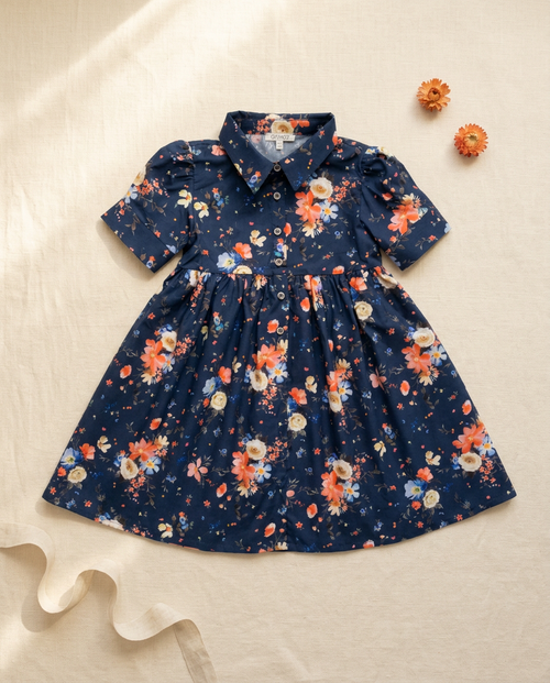 Ozmoz lacivert çiçek baskılı kız çocuk elbise flat lay krem linen ön görünüm
