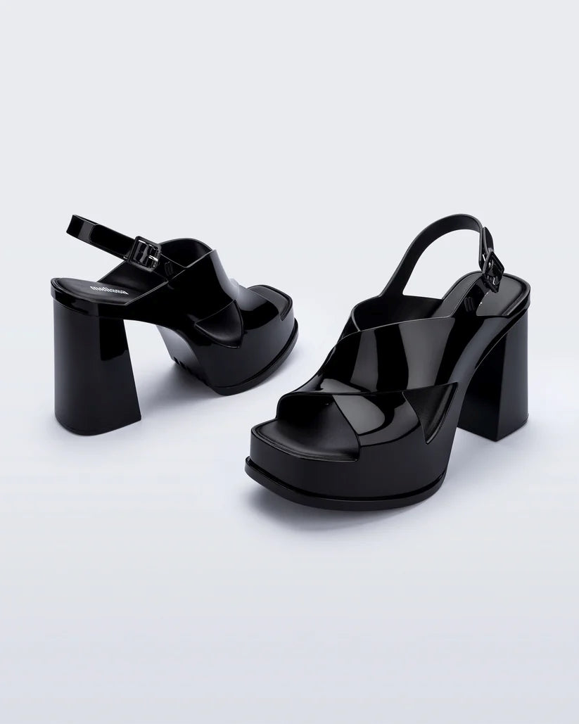 Çapraz Melflex bantlı ve ayarlanabilir tokalı siyah Melissa Dance Heel platform kadın sandalet üstten görünüm