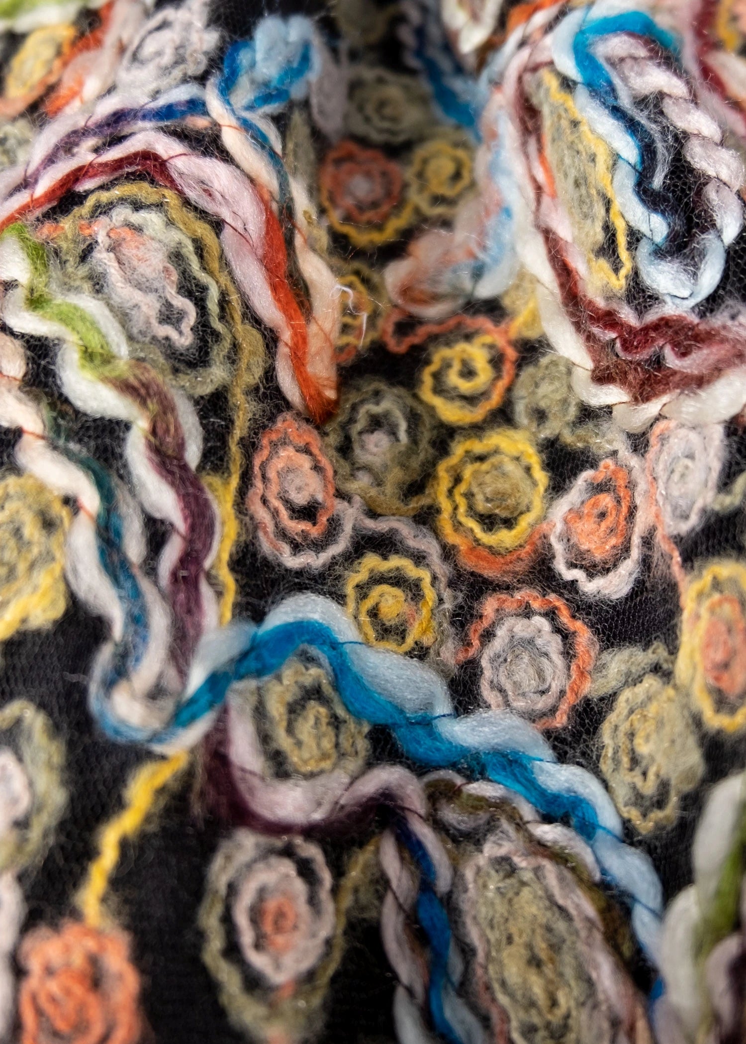 Eteği Yün İşlemeli Örme Kadife Kumaş Kışlık Kız Çocuk Elbise - Şapkalı