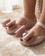 Mini Melissa Ultragirl Classic Bow Simli Pembe Kız Çocuk Babet - Büyük Fiyonk Detaylı ve Esnek Tabanlı Jel Ayakkabı Yakın Çekim