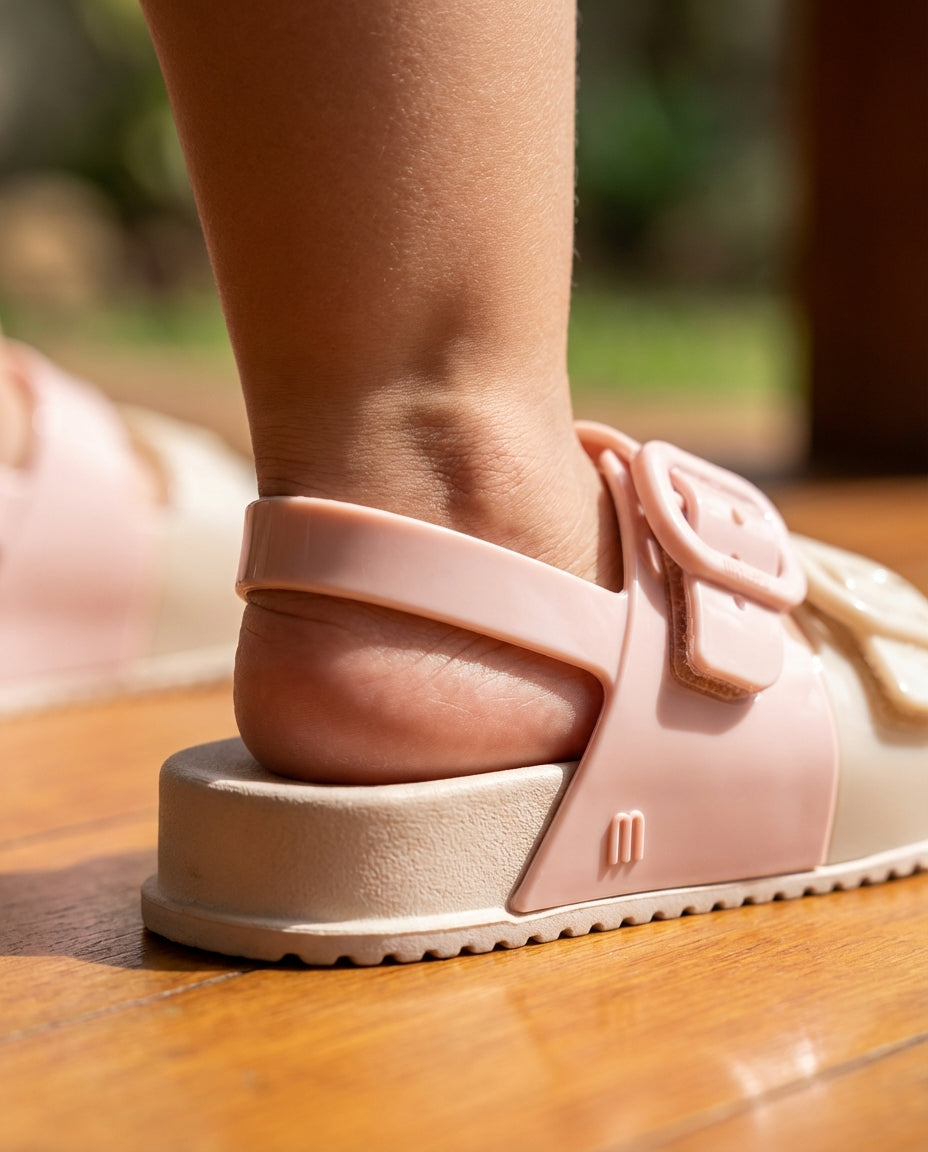 Mini Melissa Cozy Pudra Krem Cırtlı Kız Bebek ve Çocuk Sandaleti | 22-30 Numara | Melflex® Vegan