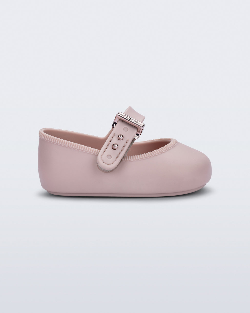 Mini Melissa My First Ballerina pudra pembe kız bebek babet ayakkabısı yandan görünüm, pembe-altın rengi ayarlanabilir toka detayı