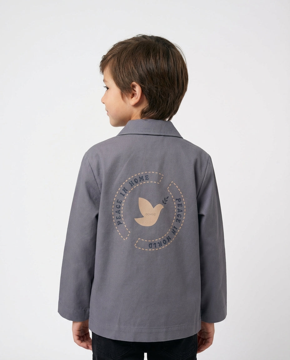 Organik pamuk slate grey çocuk ceketi arka görünüm, Peace in Home Peace in World bej güvercin sırt baskısı