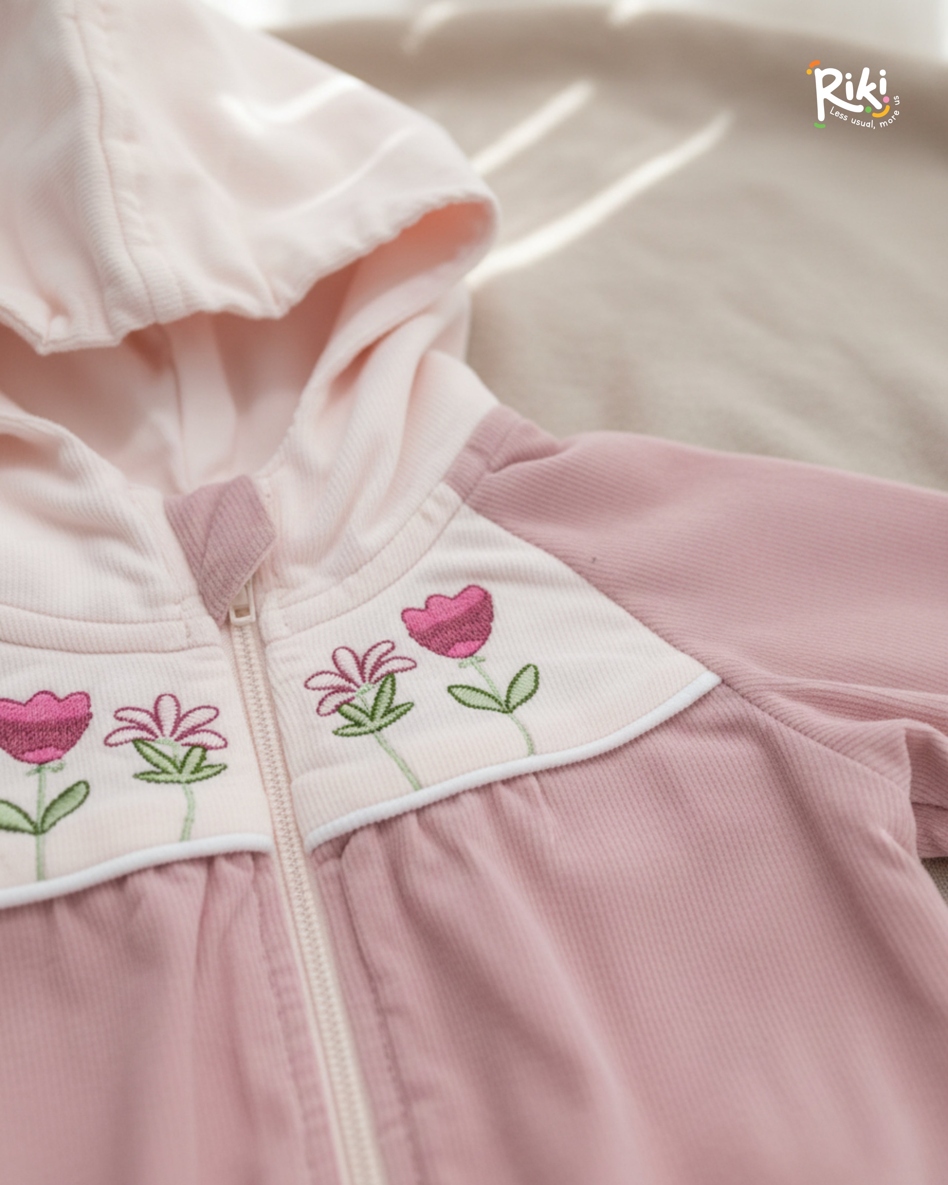 Crystal Baby İnce Fitilli Kadife Nakışlı Kapüşonlu Ceket – Pudra & Soft Rose