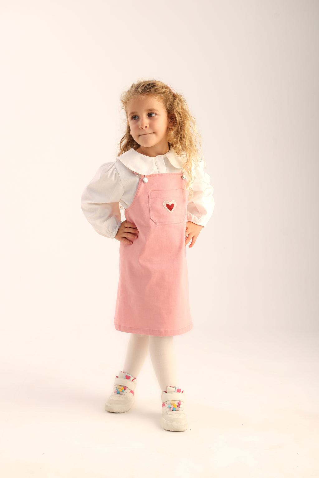 Patique Heartline Pinafore Set – Yumuşak Dokulu Jile + Geniş Yakalı Gömlek