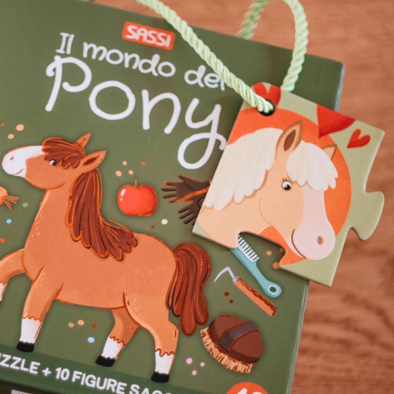 Q-Box: Pony Dünyası - 40 Parça Puzzle, Kitap ve 10 Figürlü Eğitim Seti