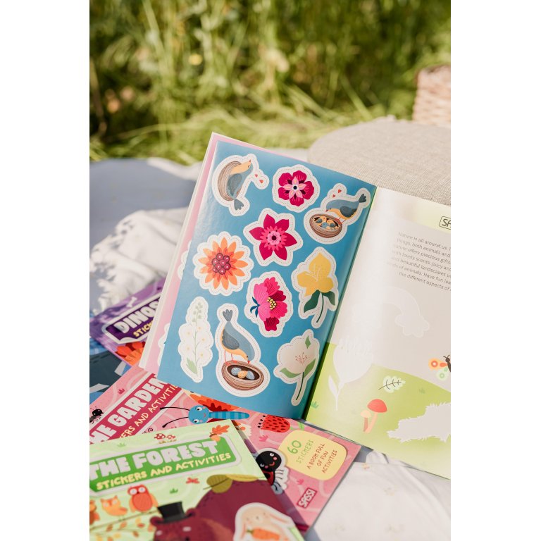 Stickers and Activities: Dinosaurs - Dinozor Temalı Stickerlı Etkinlik Kitabı (3+ Yaş)